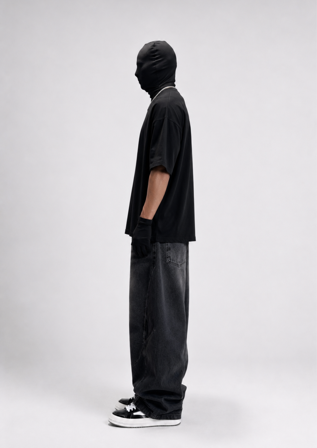 BLACKOUT VISION - VELORIN PARIS BLACK OVERSIZED T-SHIRT