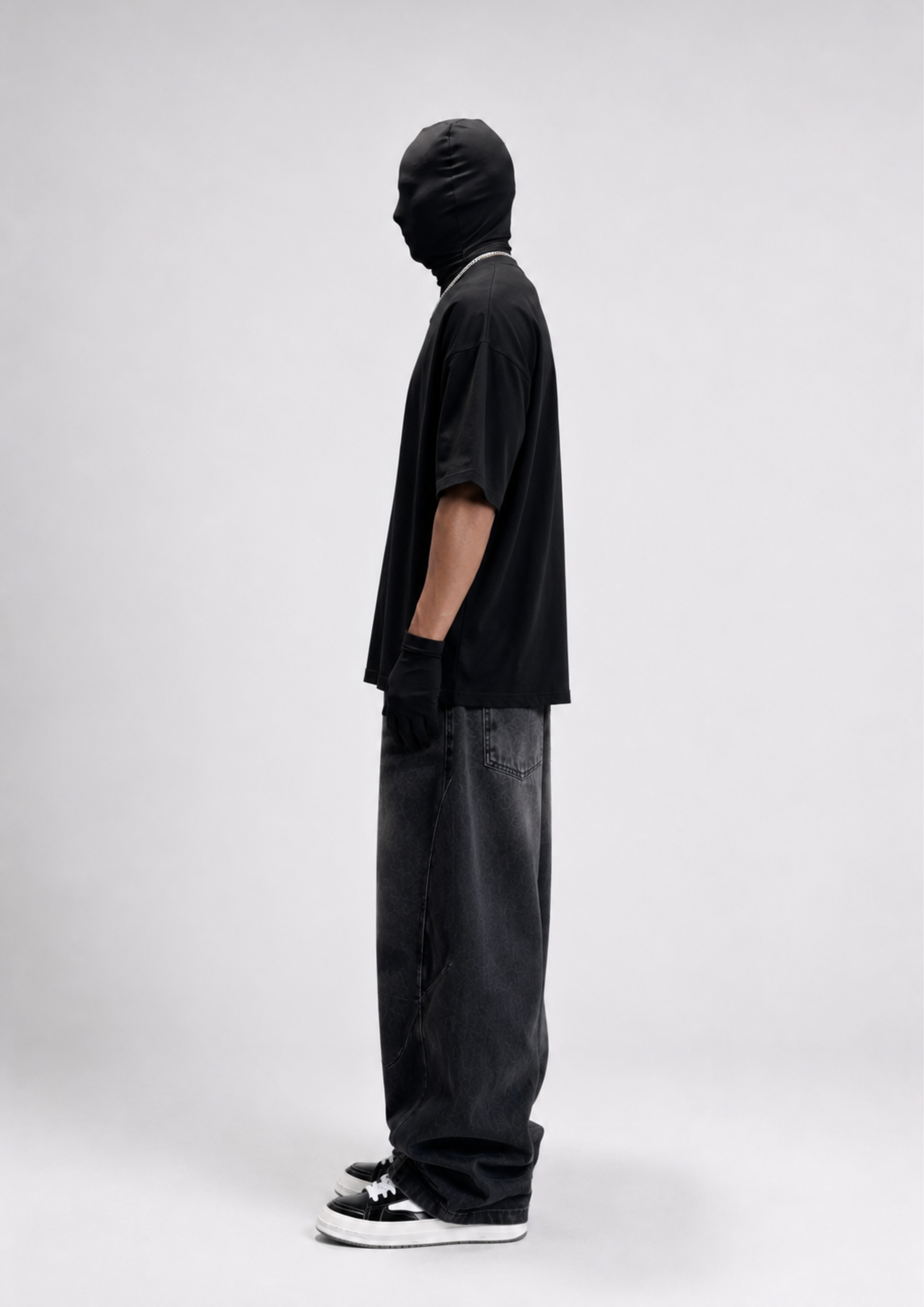 BLACKOUT VISION - VELORIN PARIS BLACK OVERSIZED T-SHIRT