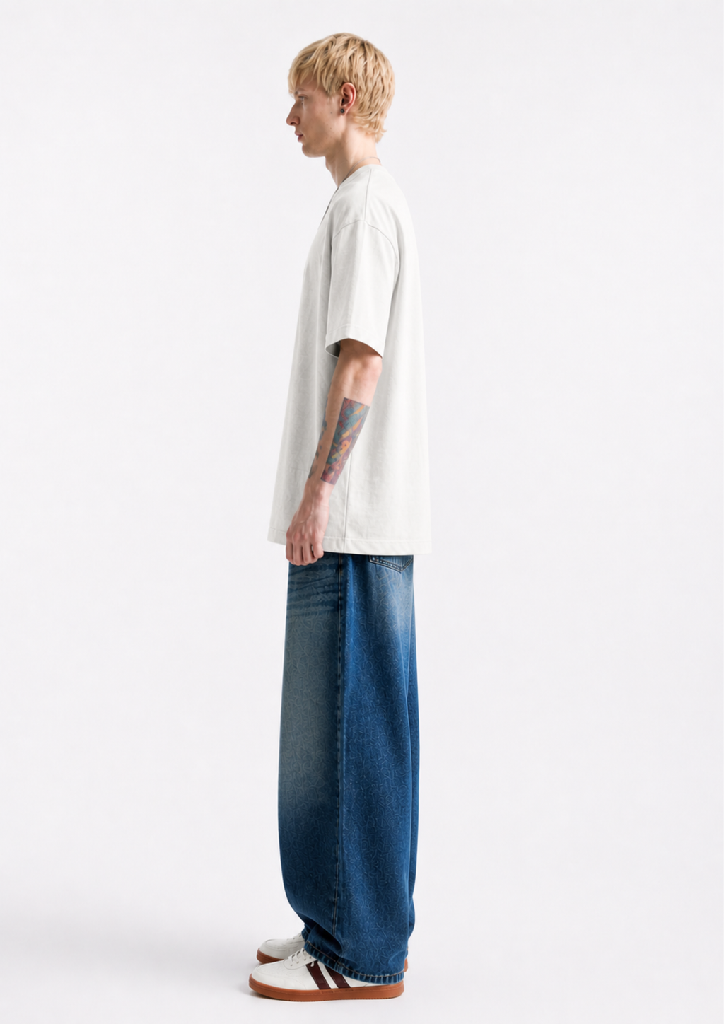 SIGNATURE VELORIN PARIS OVERSIZED T-SHIRT
